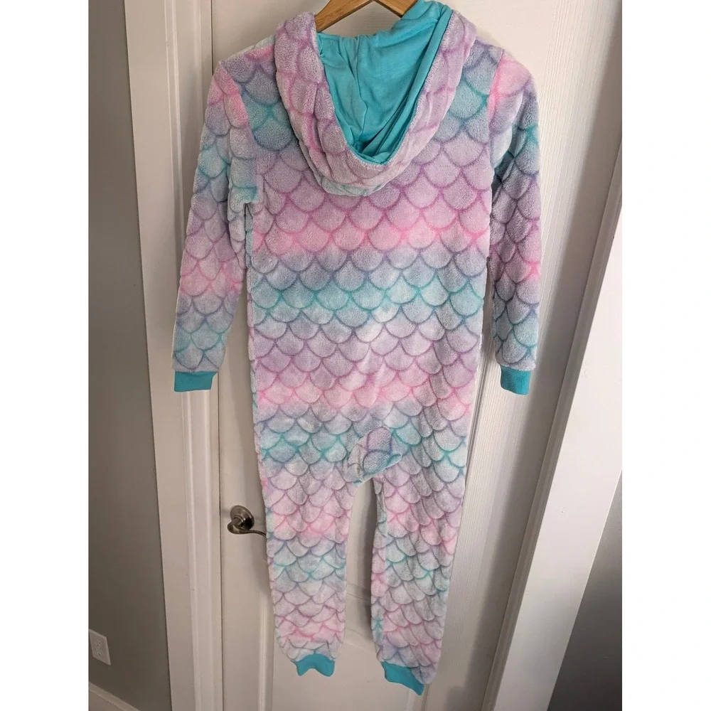 Cat & Jack Kids Plush Fleece Mermaid Scale Hooded Sleepsuit Rainbow L 10/12